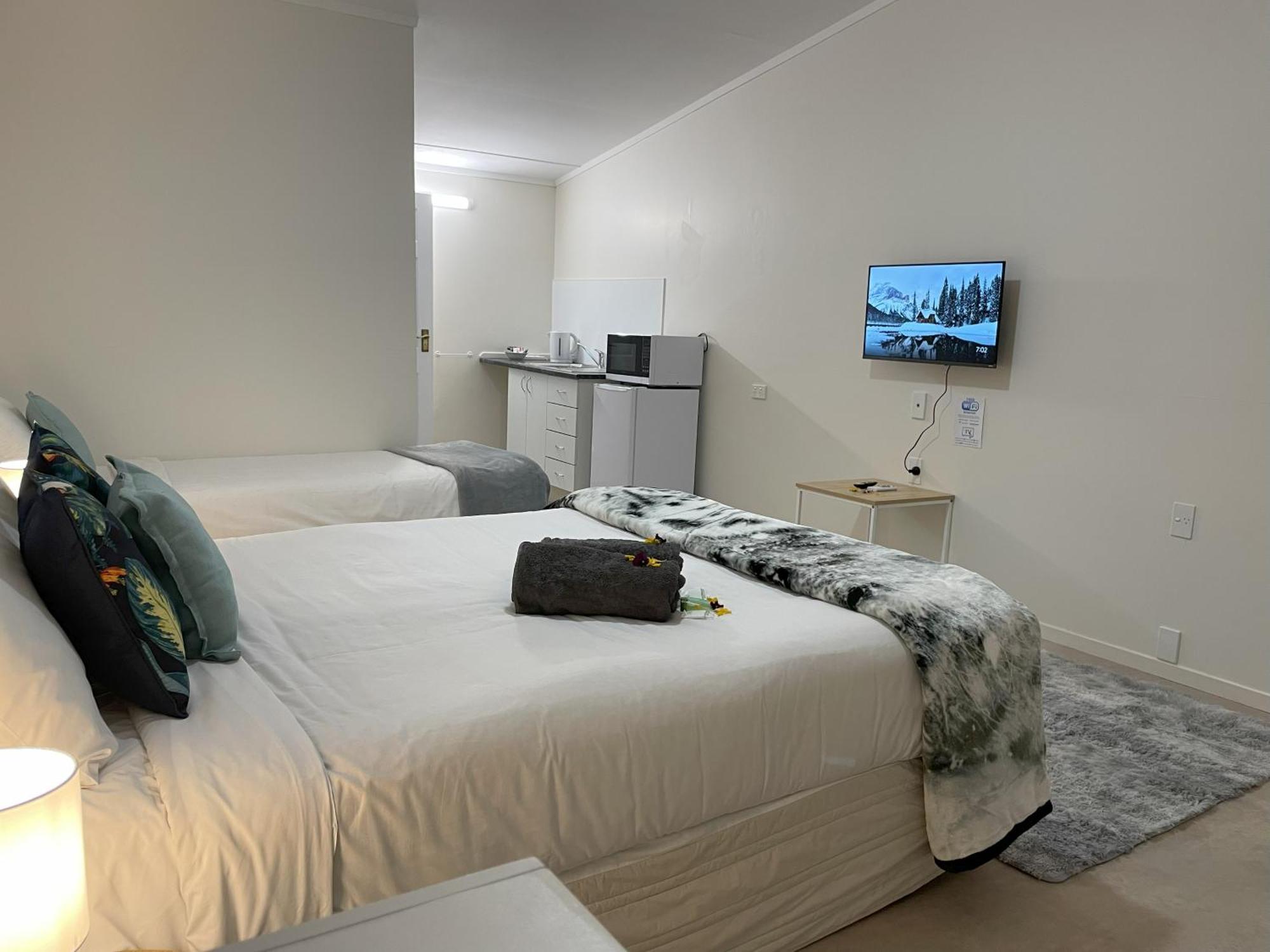 Tirau Motor Inn Exterior photo